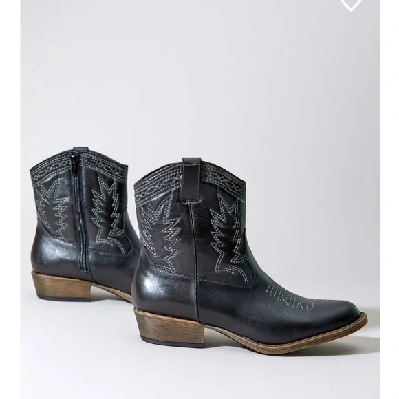 Matisse Shoes Black Western Pistol Booties Poshmark